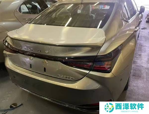 新款雷克萨斯ES车尾