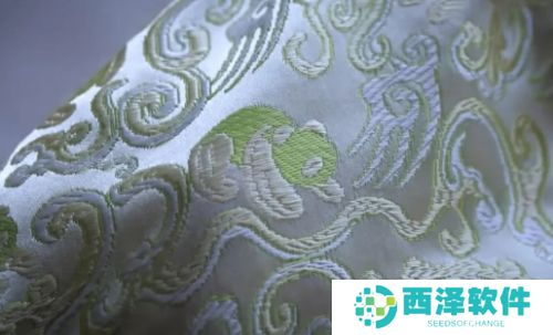 李子柒化身“熊猫姐姐”再度亮相，亲手缝制熊猫蜀锦裙，精巧手艺获好评